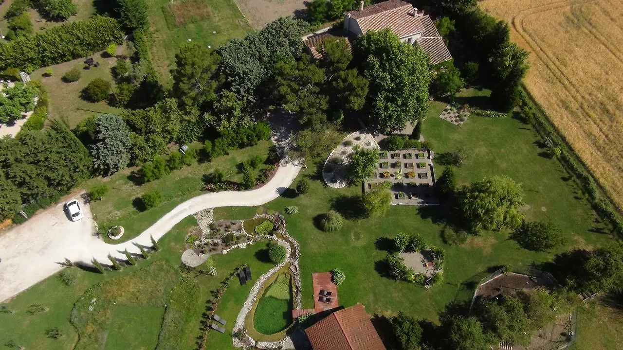 Couleur Lavande Le Thor Bed & Breakfast